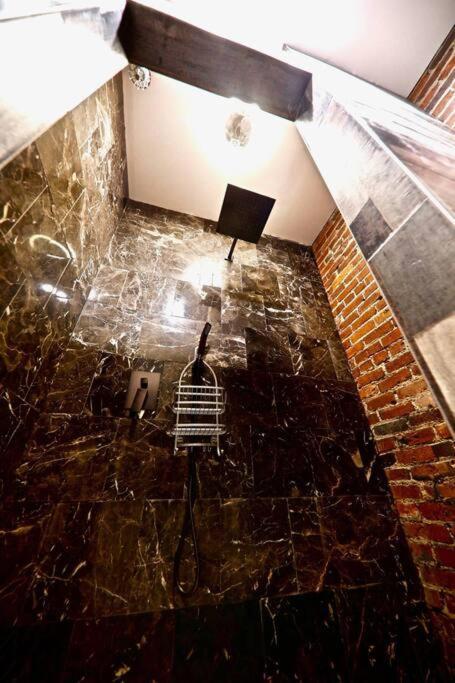 Broadway: The Speakeasy 4br/2bth 2200sf Grnd Lvl