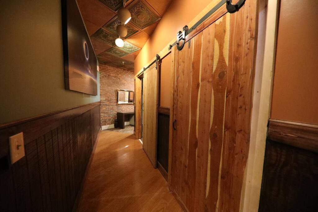 Broadway: The Speakeasy 4br/2bth 2200sf Grnd Lvl Nashville