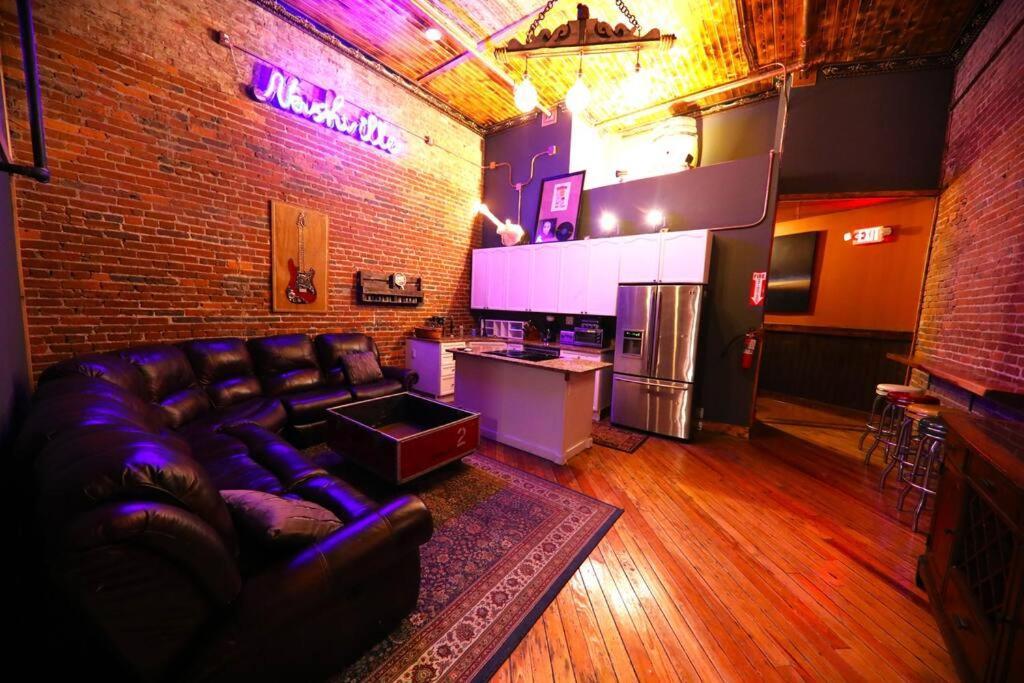 Holiday home Broadway: The Speakeasy 4br/2bth 2200sf Grnd Lvl